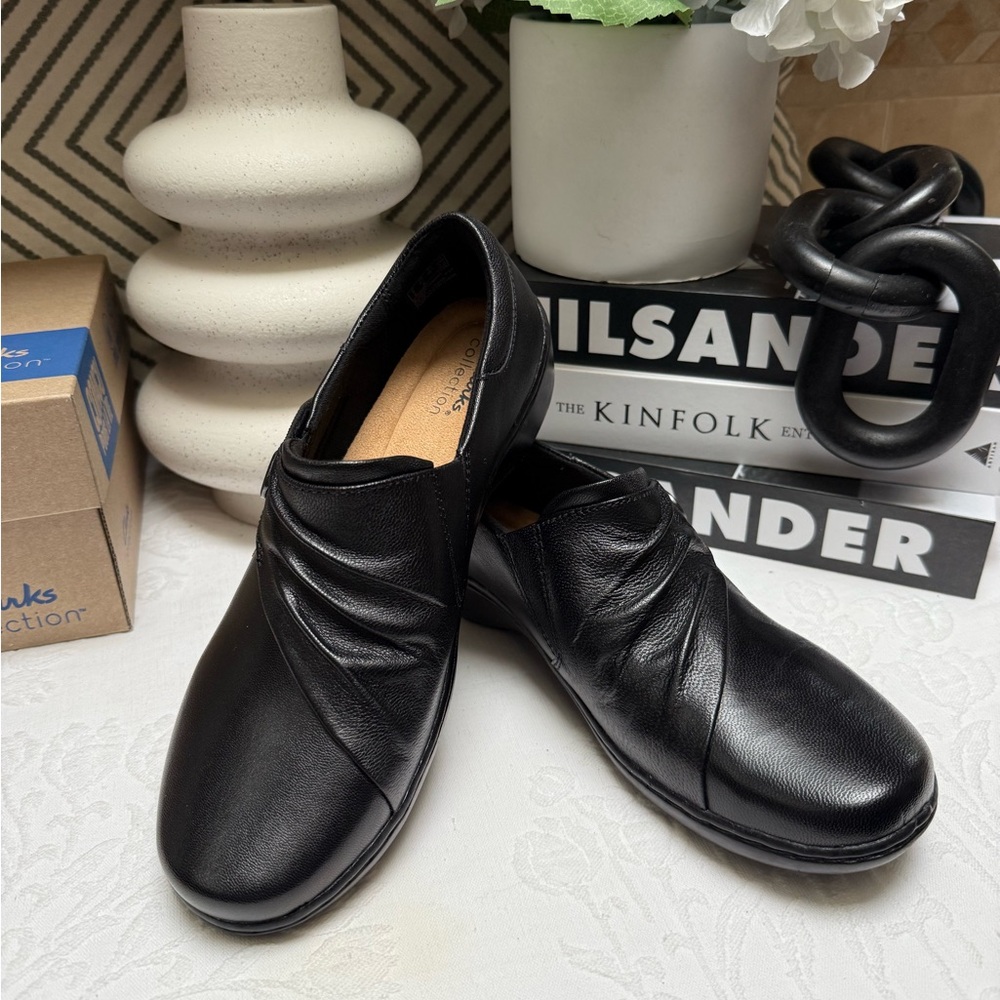 Clarks Black Slip-On Loafers with Comfort Design - Picture 4 of 9